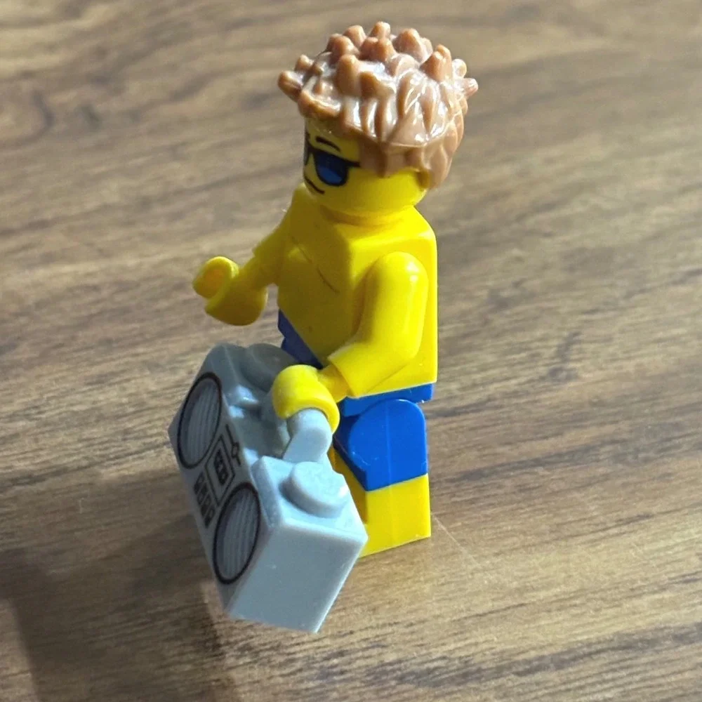 Lego Minifigure Surfer Guy with Sunglasses Boombox Blue Shorts Beach Lego City